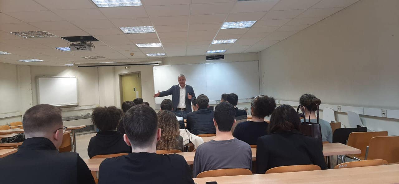 Ξεκίνημα με την πρώτη διάλεξη του Β εξαμήνου, στο μάθημα επιλογής «Διαχείριση Καινοτομίας και Ψηφιακής Επιχειρηματικότητας»
